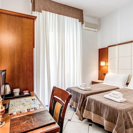 Hotel Garibaldi Napoli Esterno foto