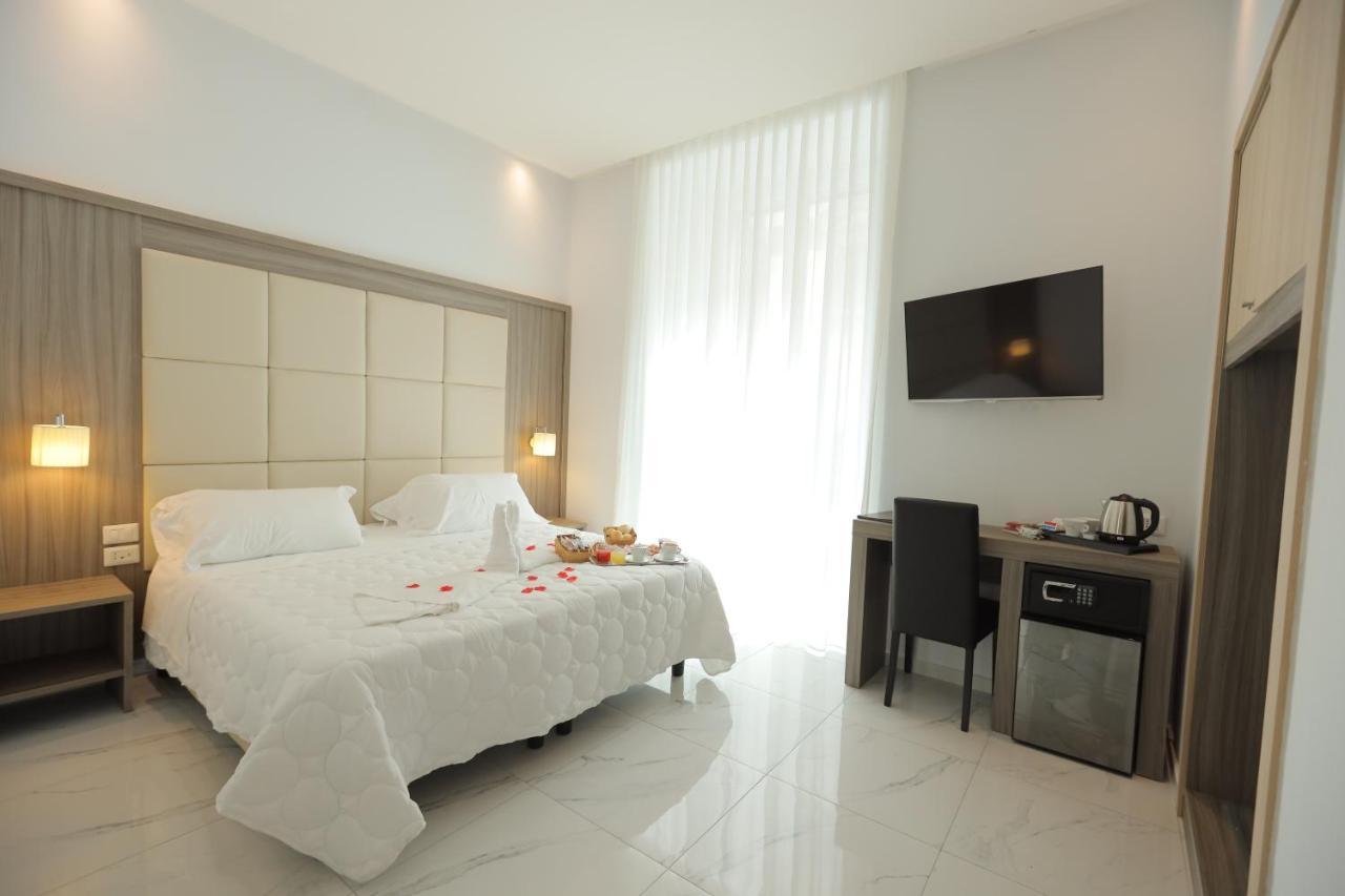 Hotel Garibaldi Napoli Esterno foto