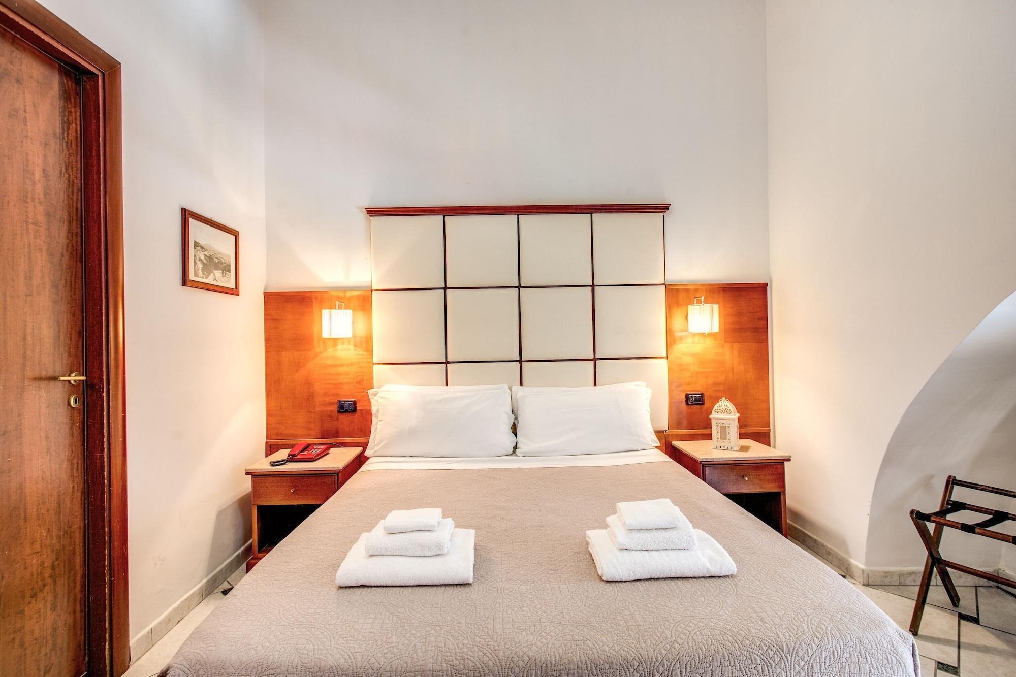 Hotel Garibaldi Napoli Esterno foto