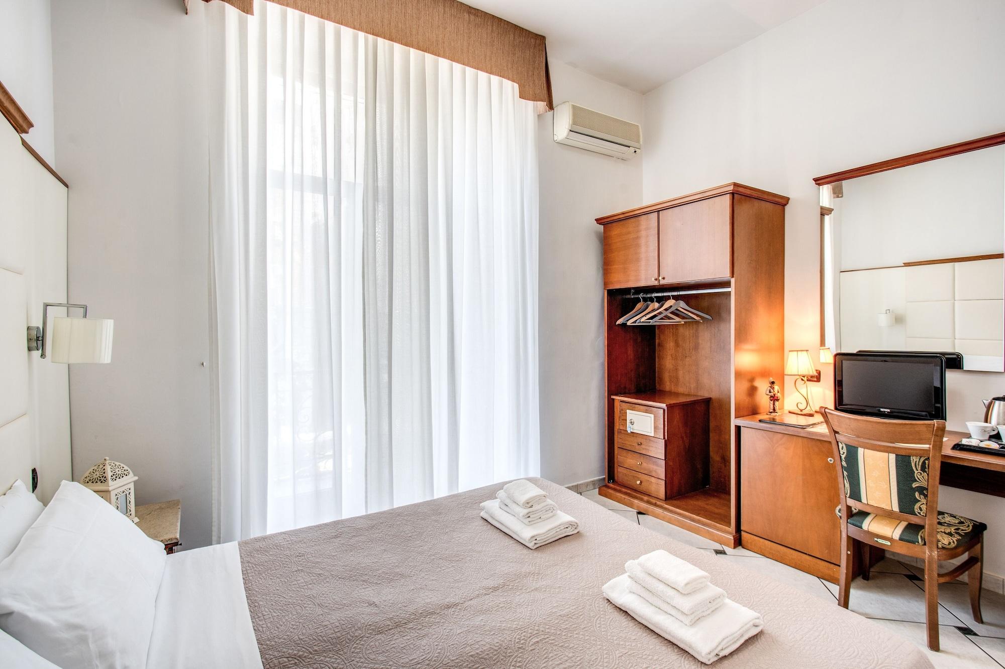 Hotel Garibaldi Napoli Esterno foto