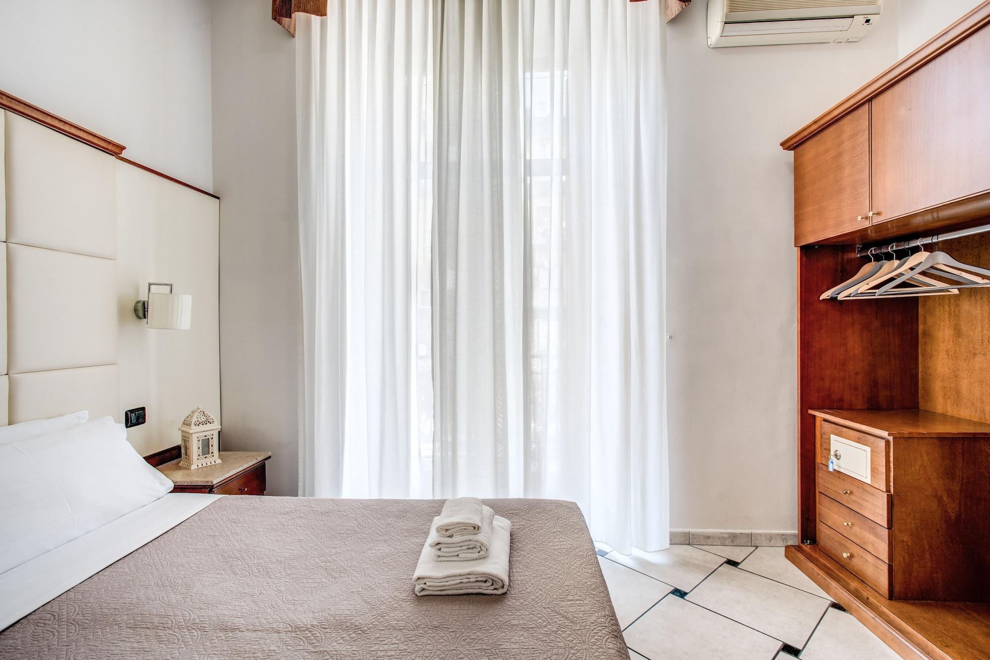 Hotel Garibaldi Napoli Esterno foto