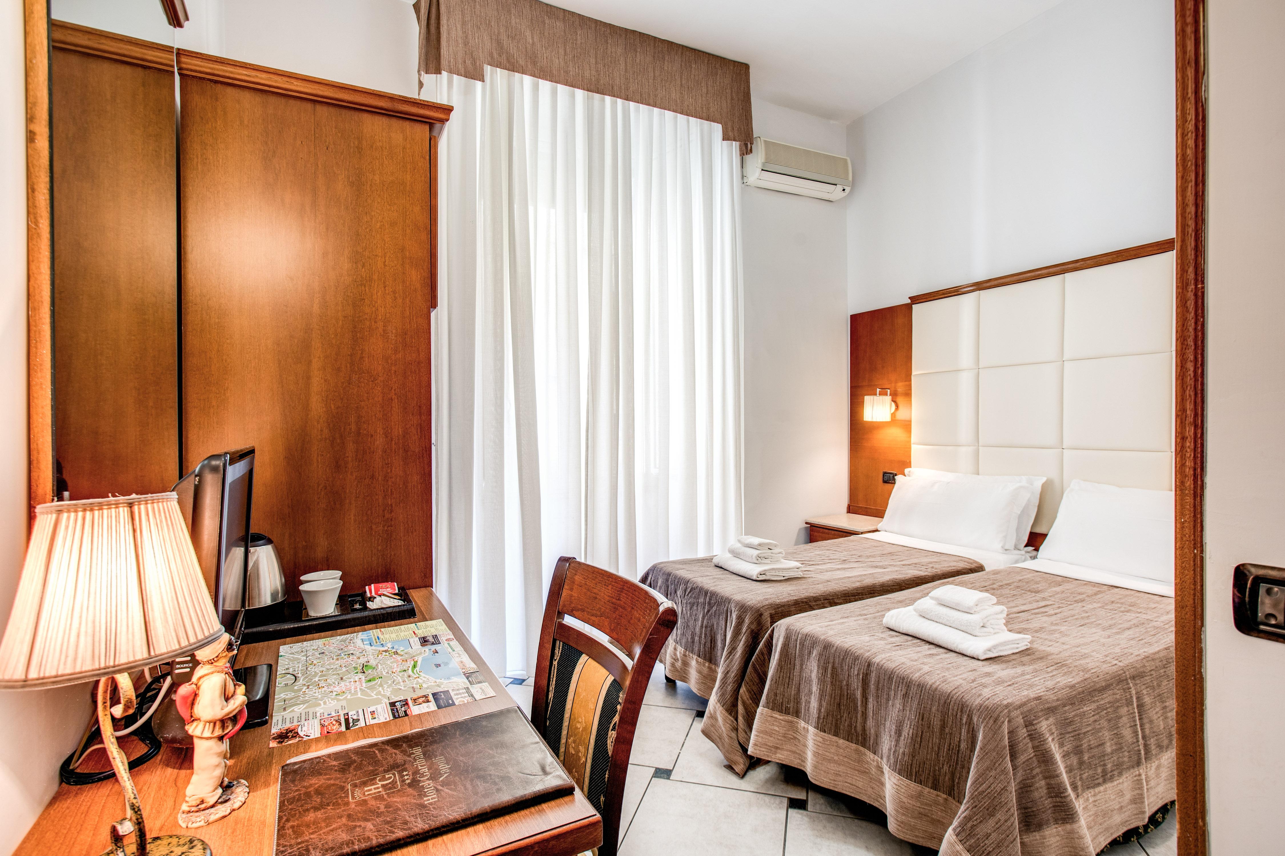 Hotel Garibaldi Napoli Esterno foto